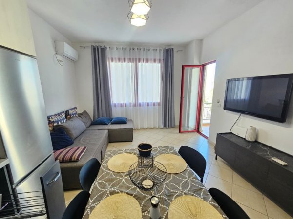 Durres Plazh, jepet me qera apartament 2+1+Aneks+Ballkon Kati 5, 90 m² 450 € 