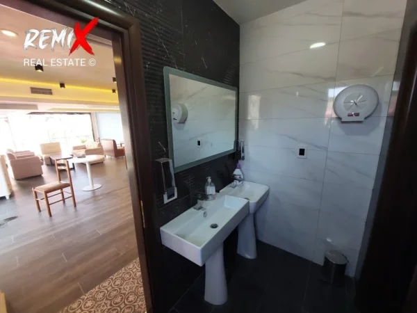 Durres, jepet me qera ambjent biznesi Kati 1, 160 m² 1.200 € 