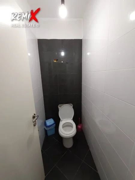 Durres, jepet me qera ambjent biznesi Kati 3, 180 m² 700 € 