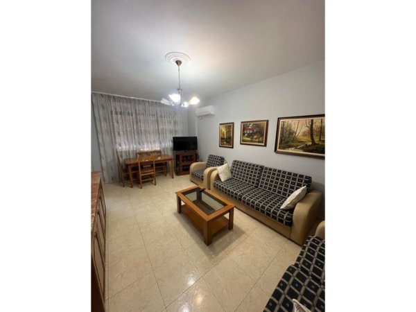 Tirane, jap me qera apartament 2+1 Kati 2, 94 m² 600 € (Vasil Shanto)