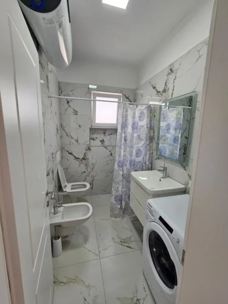 Durres, jepet me qera apartament 3+1+Aneks+Ballkon Kati 4, 120 m² 500 € 