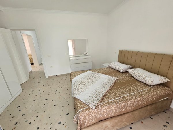 Durres, jepet me qera apartament 3+1+Aneks+Ballkon Kati 4, 120 m² 500 € 