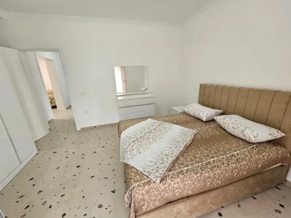 Durres, jepet me qera apartament 3+1+Aneks+Ballkon Kati 4, 120 m² 500 € 