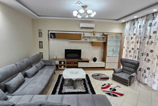 Tirane, jepet me qera apartament 2+1+Ballkon Kati 2, 100 m² 650 € (pran Sona Residence)