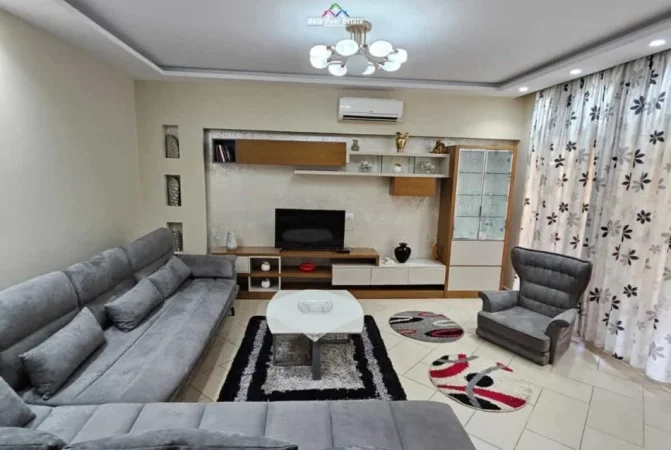 Tirane, jepet me qera apartament 2+1+Ballkon Kati 2, 100 m² 650 € (pran Sona Residence)