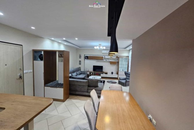 Tirane, jepet me qera apartament 2+1+Ballkon Kati 2, 100 m² 650 € (pran Sona Residence)