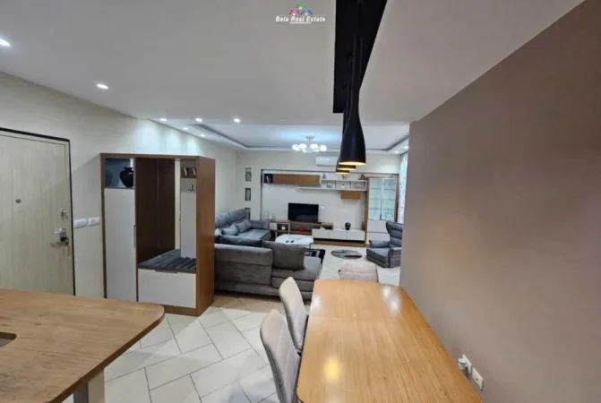 Tirane, jepet me qera apartament 2+1+Ballkon Kati 2, 100 m² 650 € (pran Sona Residence)