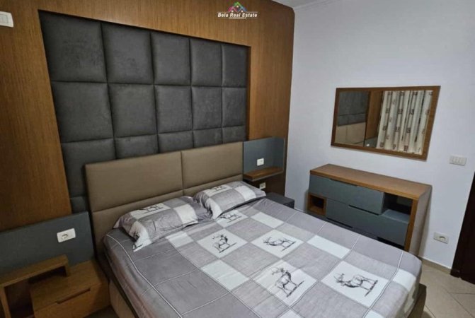 Tirane, jepet me qera apartament 2+1+Ballkon Kati 2, 100 m² 650 € (pran Sona Residence)