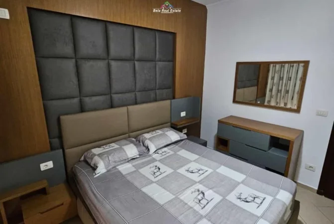 Tirane, jepet me qera apartament 2+1+Ballkon Kati 2, 100 m² 650 € (pran Sona Residence)