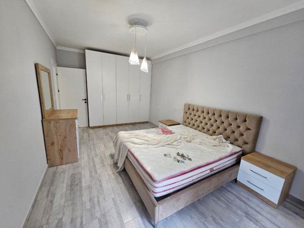 Durres Plazh, jepet me qera apartament 2+1+Aneks+Ballkon Kati 2, 100 m² 450 € 
