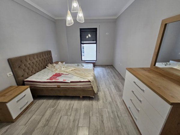 Durres Plazh, jepet me qera apartament 2+1+Aneks+Ballkon Kati 2, 100 m² 450 € 