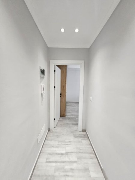 Durres Plazh, jepet me qera apartament 2+1+Aneks+Ballkon Kati 2, 100 m² 450 € 