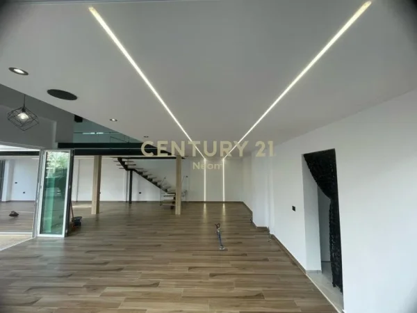 Tirane, jepet me qera ambjent biznesi Kati 0, 190 m² 1.200 € (Neom124698)