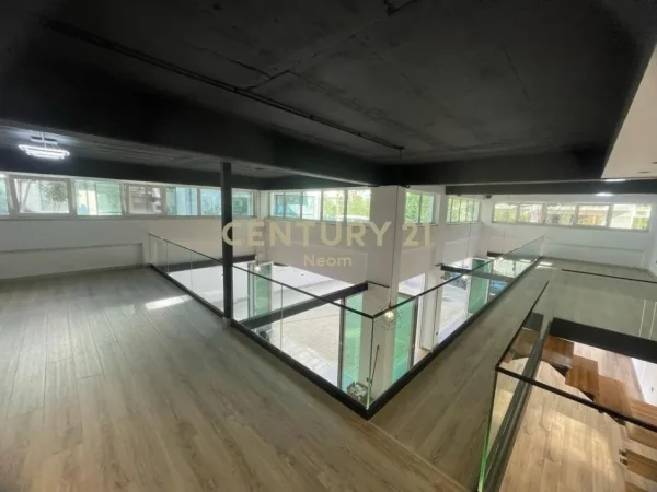 Tirane, jepet me qera ambjent biznesi Kati 0, 190 m² 1.200 € (Neom124698)