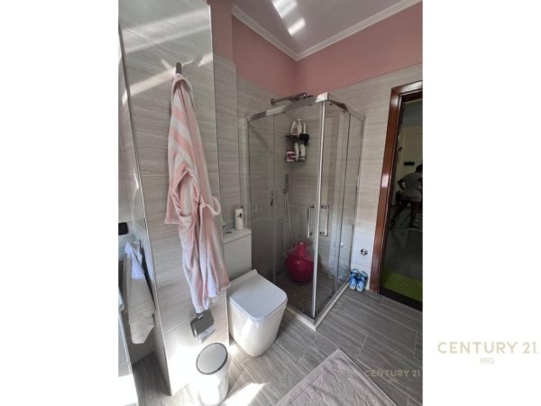 Tirane, jap me qera apartament 2+1 Kati 7, 85 m² 600 € (Brryli)