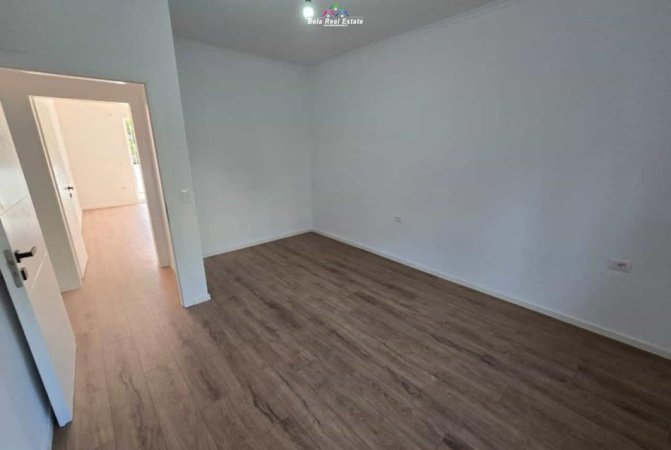 Tirane, shitet apartament 1+1+Ballkon Kati 2, 55 m² 125.000 € (prane Bar Artist)