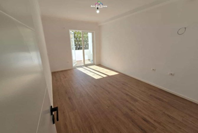 Tirane, shitet apartament 1+1+Ballkon Kati 2, 55 m² 125.000 € (prane Bar Artist)