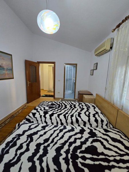 Durres, jepet me qera apartament 2+1+Aneks+Ballkon Kati 2, 150 m² 500 € 