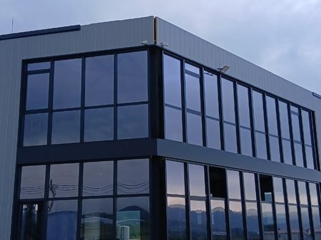 Tirane, jepet me qera magazine Kati 0, 1.300 m² 4.000 € (Vaqarr)