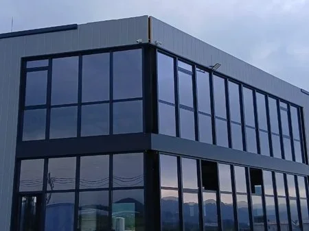 Tirane, jepet me qera magazine Kati 0, 1.300 m² 4.000 € (Vaqarr)