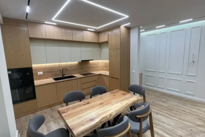 Tirane, jepet me qera apartament 2+1+Ballkon Kati 2, 120 m² 1.500 € (prane Vet Hospital Tirana)