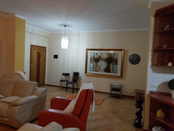 Durres, jepet me qera apartament 2+1+Aneks+Ballkon Kati 4, 140 m² 600 € 