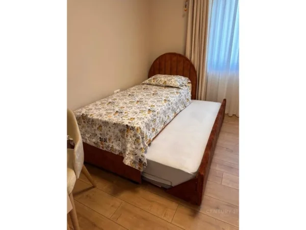 Tirane, jepet me qera apartament 3+1+Aneks+Ballkon Kati 5, 125 m² 1.100 € 