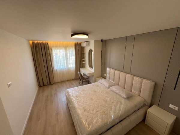 Tirane, jepet me qera apartament 2+1+Ballkon Kati 8, 102 m² 1.100 € (Rruga e Elbasanit /Ambasada Amerikane)