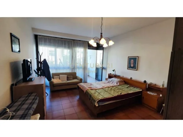 Tirane, shes apartament 3+1+Aneks+Ballkon Kati 1, 164 m² 350.000 € 