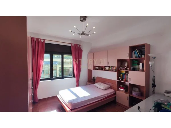 Tirane, shes apartament 3+1+Aneks+Ballkon Kati 1, 164 m² 350.000 € 