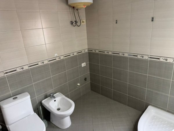 Tirane, shitet apartament 1+1 Kati 7, 67 m² 95.000 € (Rruga Tom Plezha)