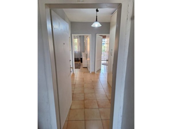 Tirane, jepet me qera apartament 2+1+Ballkon Kati 4, 550 € (21 dhjetori)