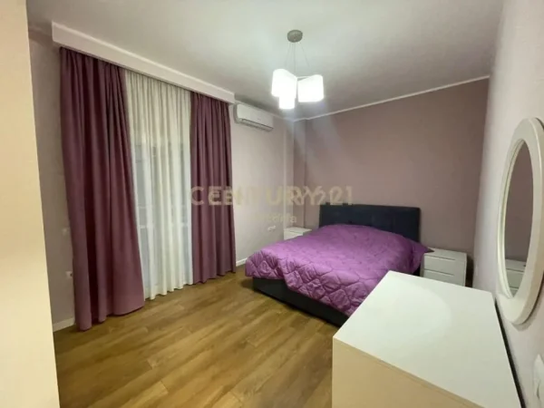 Tirane, jepet me qera apartament 4+1+Aneks+Ballkon Kati 1, 210 m² 1.200 € 