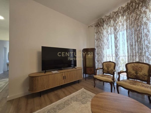 Tirane, jepet me qera apartament 2+1+Aneks+Ballkon Kati 3, 100 m² 800 € (Don Bosko)