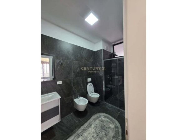 Tirane, jepet me qera apartament 2+1+Aneks+Ballkon Kati 3, 100 m² 800 € (Don Bosko)