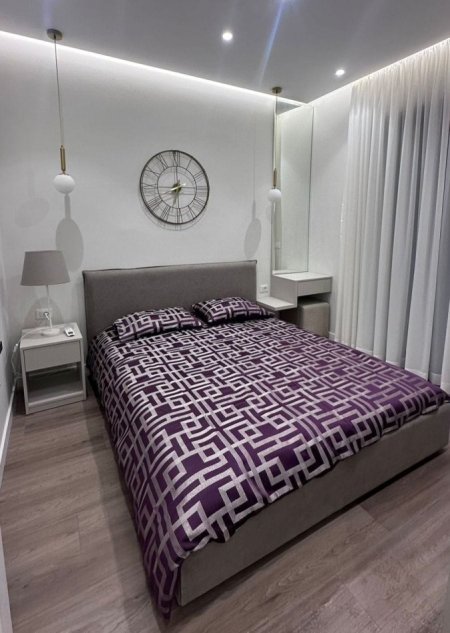 Tirane, jepet me qera apartament 1+1+Ballkon Kati 8, 50 m² 620 € (Stacioni i Trenit)