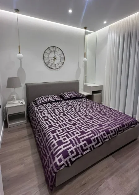 Tirane, jepet me qera apartament 1+1+Ballkon Kati 8, 50 m² 620 € (Stacioni i Trenit)