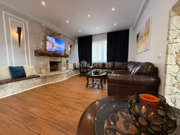 Tirane, shes Vile 3 Katshe Kati 3, 517 m² 