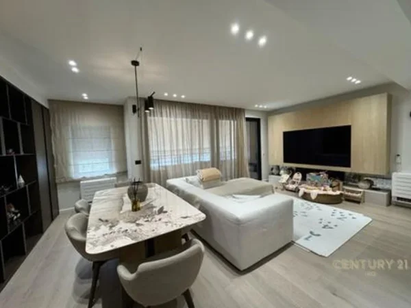 Tirane, shes apartament 2+1+Aneks+Ballkon Kati 3, 184 m² 400.000 € 