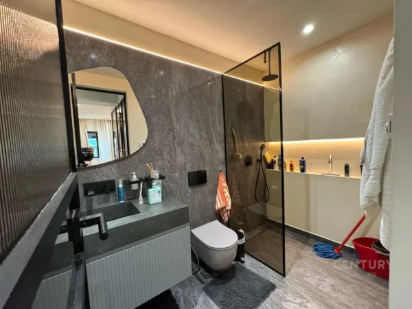 Tirane, shes apartament 2+1+Aneks+Ballkon Kati 3, 184 m² 400.000 € 