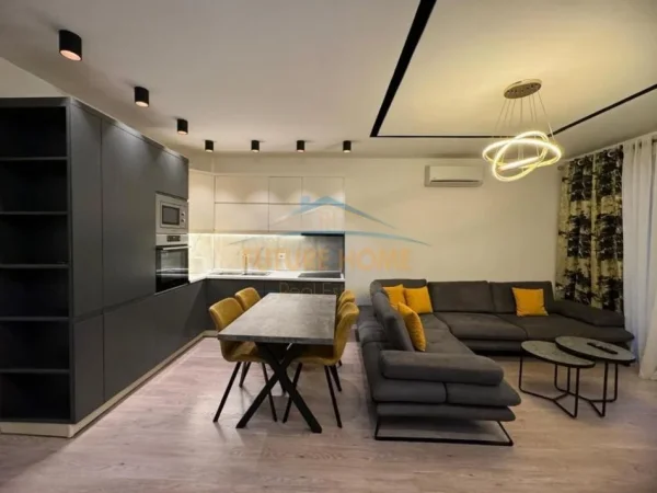 Tirane, jepet me qera apartament 1+1+Ballkon Kati 6, 70 m² 900 € (KOMPLEKSI FIORI DI BOSKO)