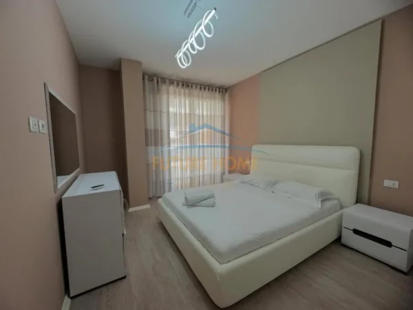Tirane, jepet me qera apartament 1+1+Ballkon Kati 6, 70 m² 900 € (KOMPLEKSI FIORI DI BOSKO)