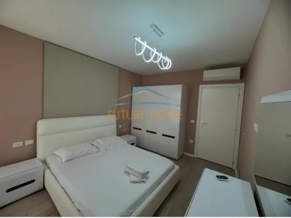 Tirane, jepet me qera apartament 1+1+Ballkon Kati 6, 70 m² 900 € (KOMPLEKSI FIORI DI BOSKO)