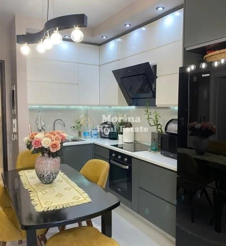 Tirane, jepet me qera apartament 1+1 Kati 7, 65 m² 900 € 