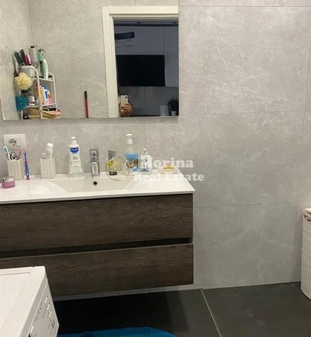 Tirane, jepet me qera apartament 1+1 Kati 7, 65 m² 900 € 