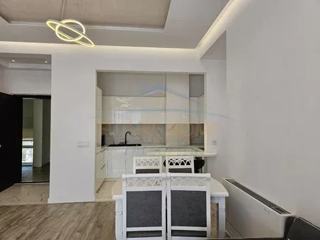 Tirane, jepet me qera apartament 1+1 Kati 8, 80 m² 1.000 € 