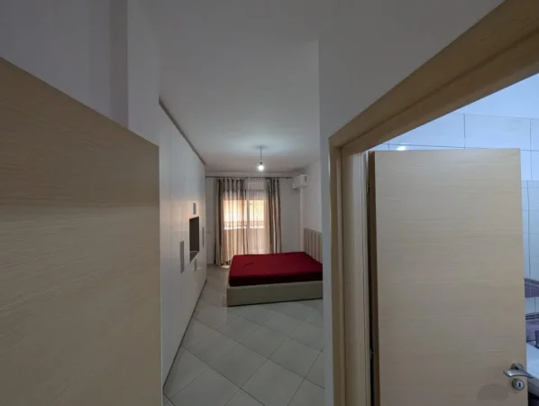 Tirane, jepet me qera apartament 3+1+Ballkon Kati 2, 140 m² 550 € (Rruga Teodor Keko)