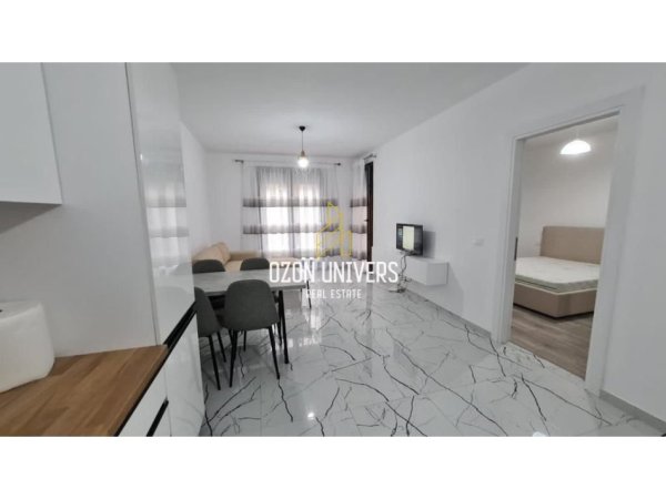 Tirane, jepet me qera apartament 1+1+Ballkon Kati 7, 67 m² 500 € (Rruga Kongresi Manastirit Tirana, Albania)
