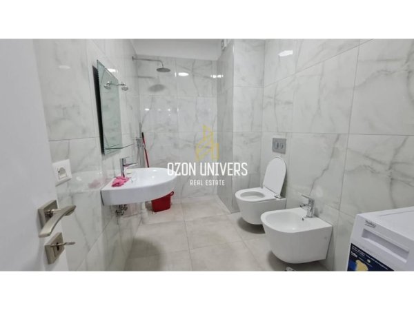 Tirane, jepet me qera apartament 1+1+Ballkon Kati 7, 67 m² 500 € (Rruga Kongresi Manastirit Tirana, Albania)