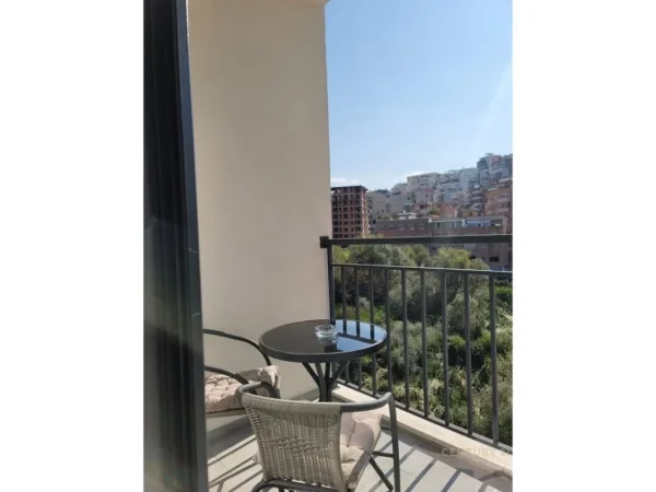 Tirane, shes apartament 2+1+Aneks+Ballkon Kati 3, 96 m² 